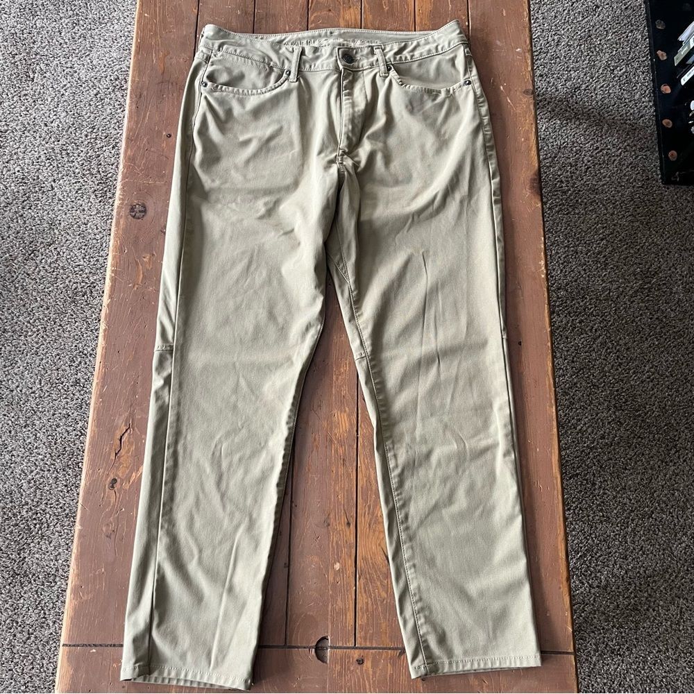 American Eagle Athletic Fit Hybrid Slim Pant